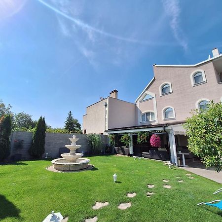 Meduza Wellness Spa S Ubytovanim Hlohovec Exterior photo