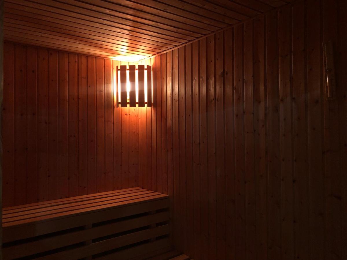 Meduza Wellness Spa S Ubytovanim Hlohovec Exterior photo
