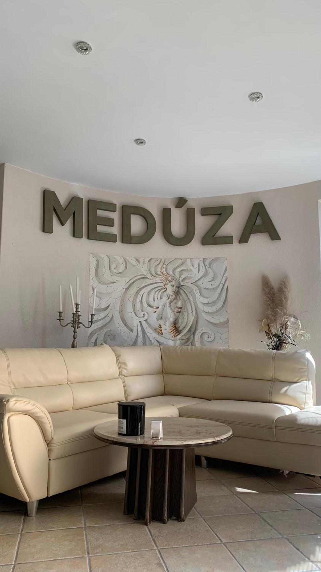 Meduza Wellness Spa S Ubytovanim Hlohovec Exterior photo